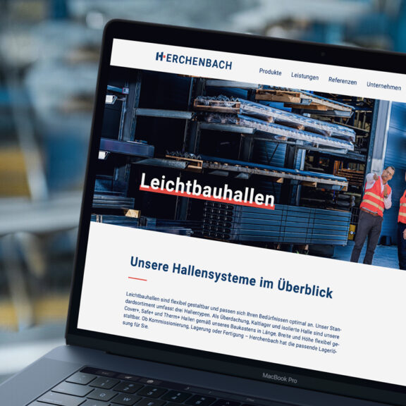 Laptop in Lagerhalle