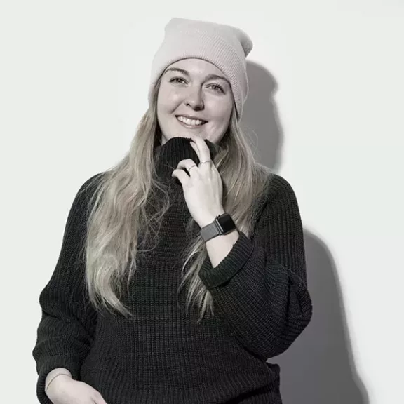 Porträt von Sandra Schnabel