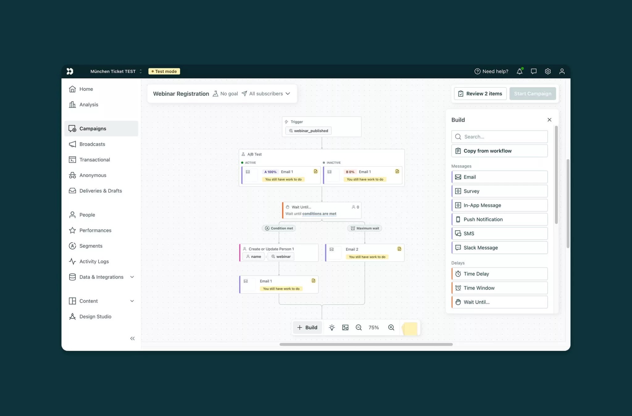 Screenshot des Customer.io Workflow-Automatisierungs-Builders, der einen Workflow für eine Webinar-Registrierung mit Auslösern, E-Mails und Aktionen auf einem weißen Dashboard zeigt.