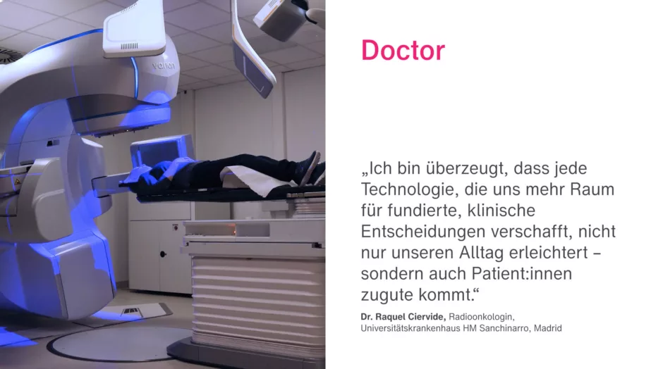 Die Perspektive des Doctors: Ein Patient liegt auf einem Tisch unter einem großen bildgebenden Gerät, daneben ist ein Zitat von Dr. Raquel Clervide über die Vorteile der neuen Technologie für Patienten und klinische Entscheidungen zu sehen.